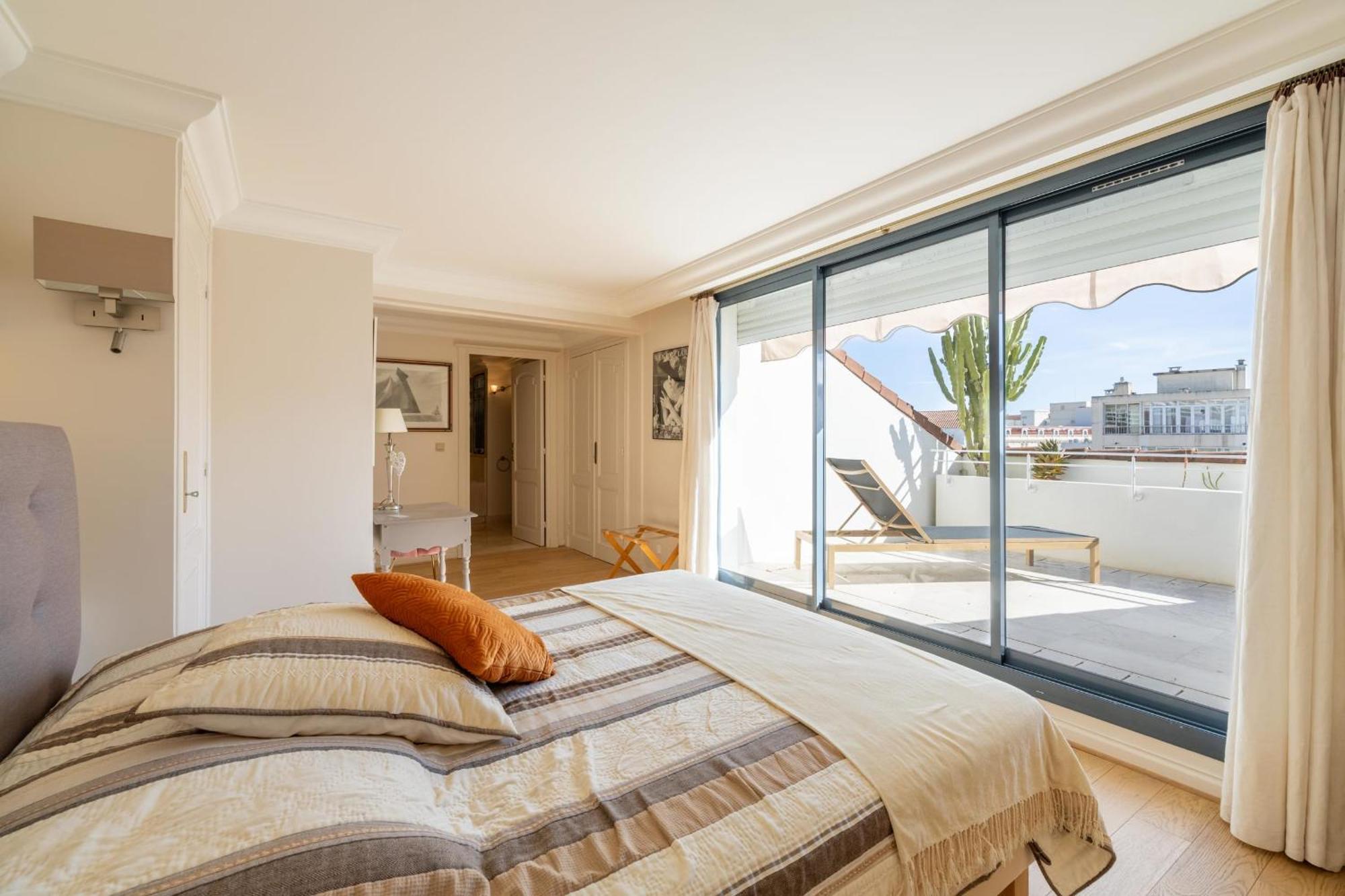 Ref 823 - Center - Duplex For Rent * Cannes