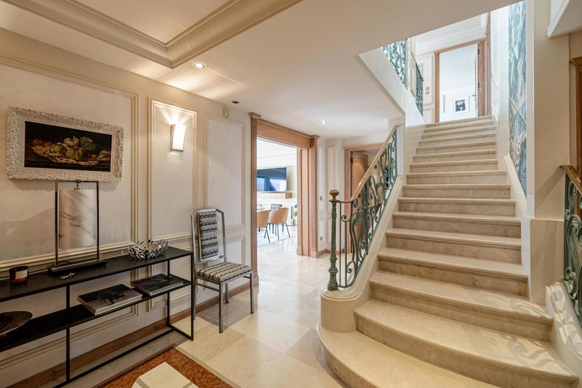 Ref 823 - Center - Duplex For Rent Cannes