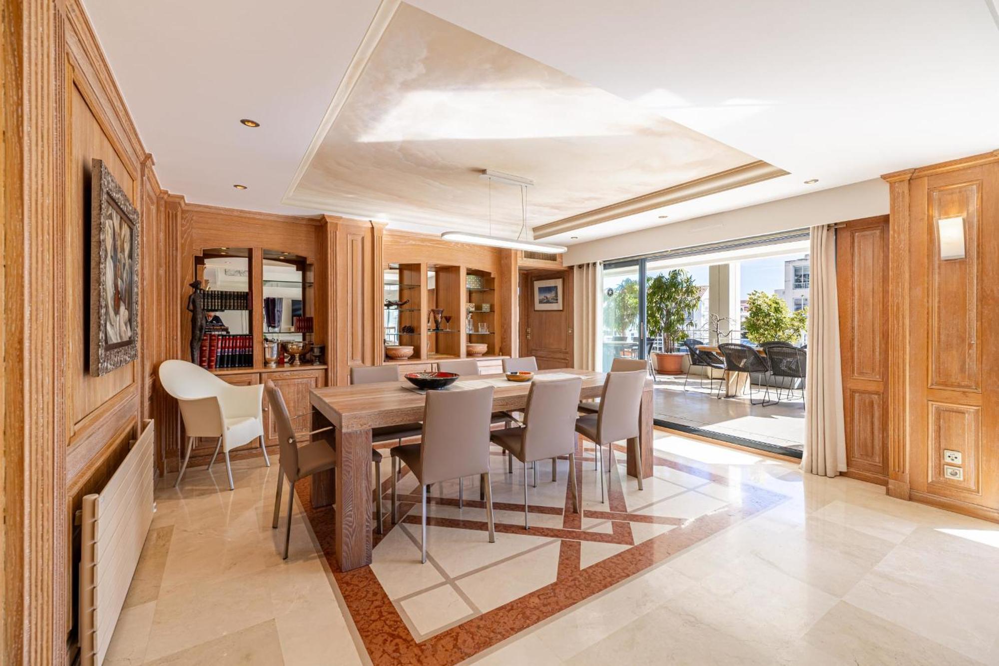 Ref 823 - Center - Duplex For Rent * Cannes