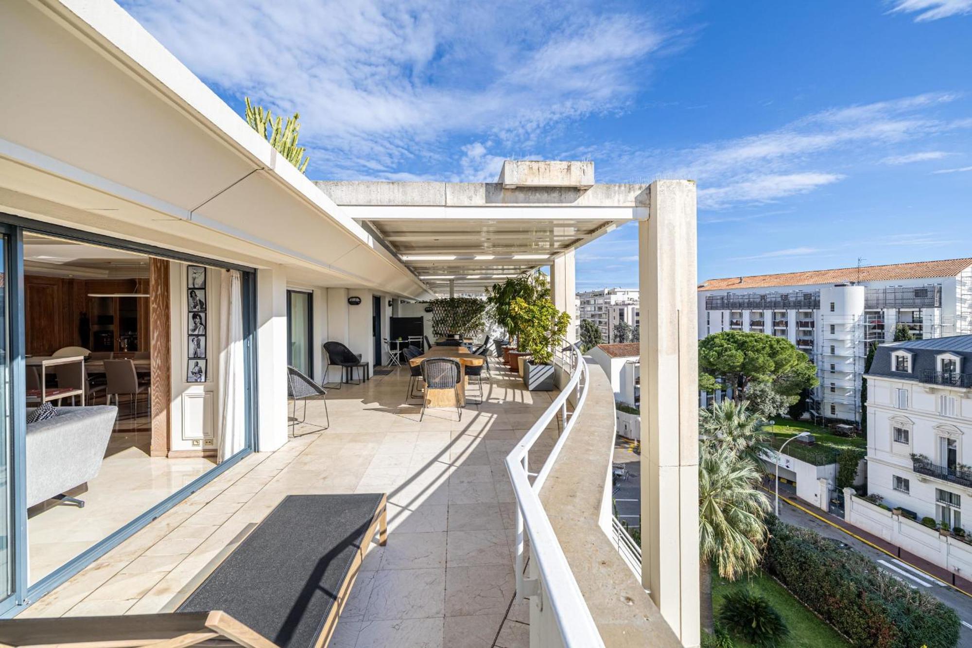 Appartement Ref 823 - Center - Duplex For Rent Cannes